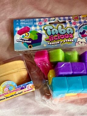 Squish'n Stack plus mini dumpling squish toys